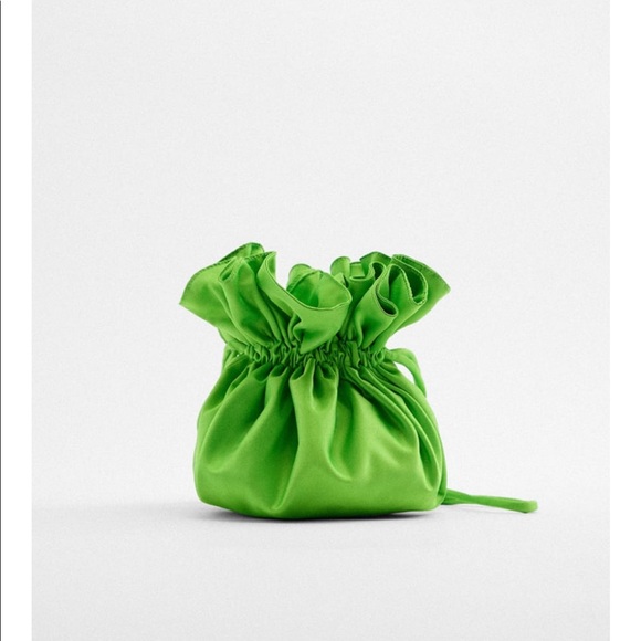 Zara ruffled satin effect bucket bag - Picture 5 of 10